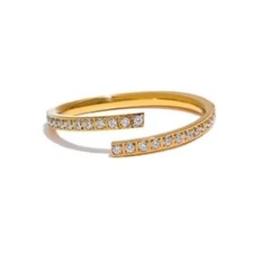 NEW Gold or Silver CZ Adjustable Twist Ring